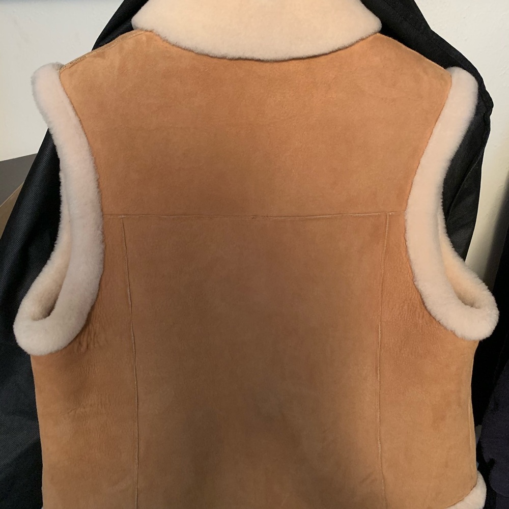 100%shearling vest - Picture 2 of 2